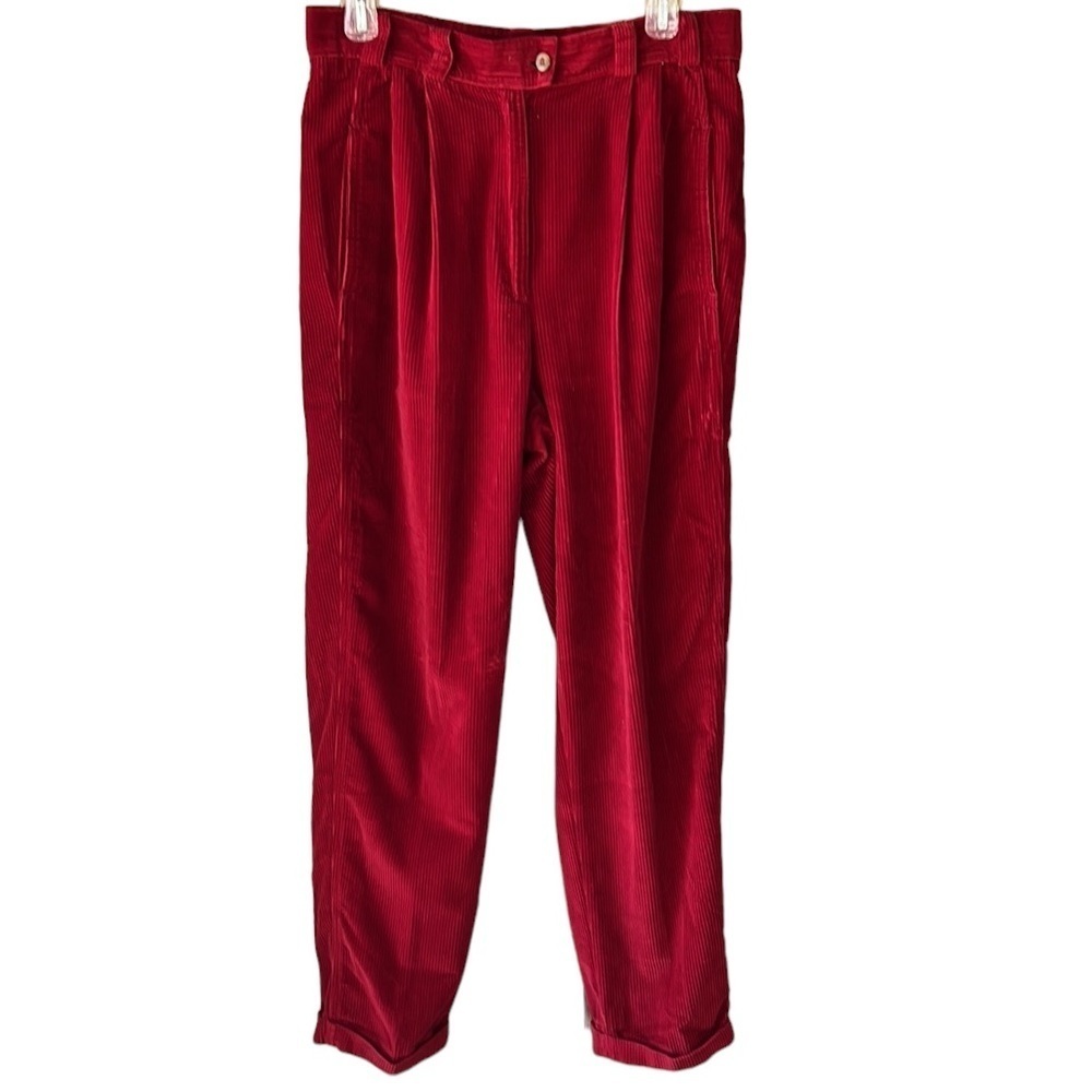 Carroll Reed 100% Cotton Women’s Red Corduroy Pleated Pants. Highrise Vintage